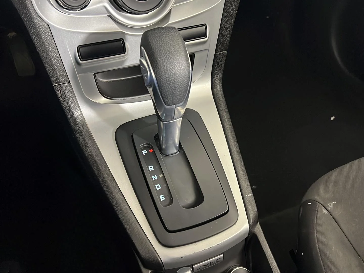 Used 2019 Shadow Black Ford SE image 17