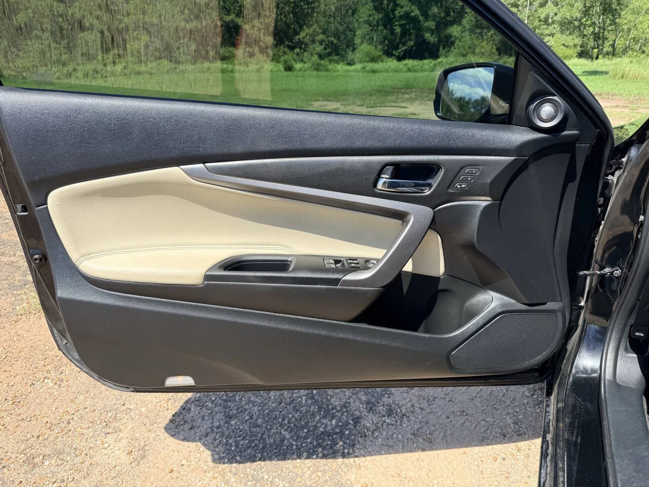 Used 2016 Black Honda EX L V6 2dr Coupe 6A image 25