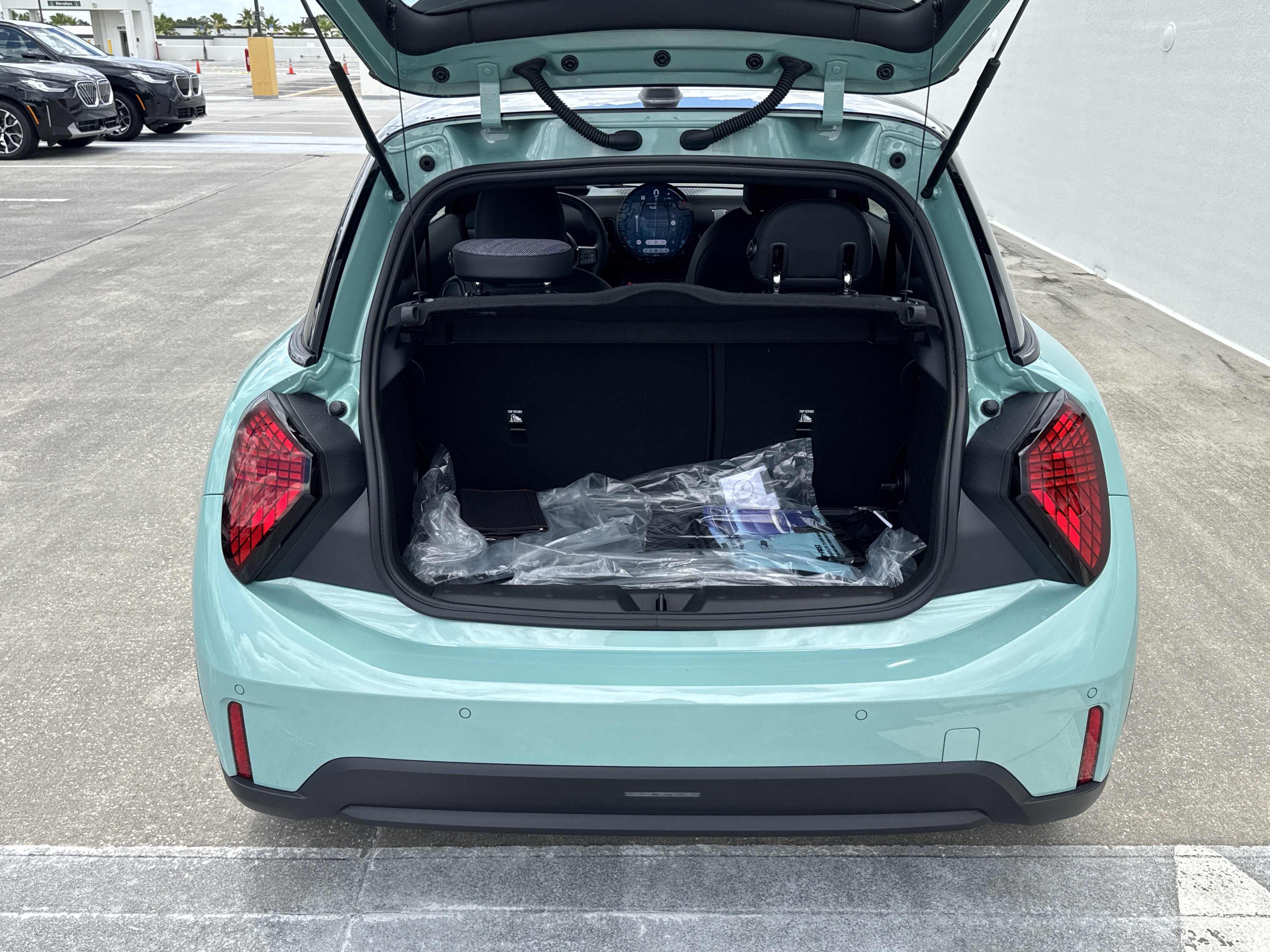 New 2026 Green Metallic MINI Signature Plus image 11