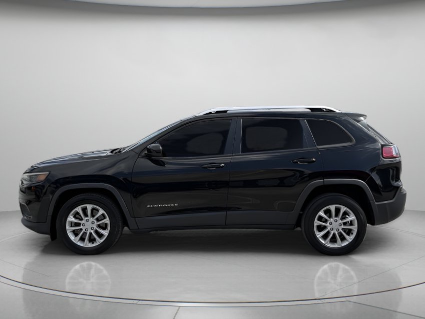 Used 2020 Diamond Black Crystal Pearlcoat Jeep Latitude image 5