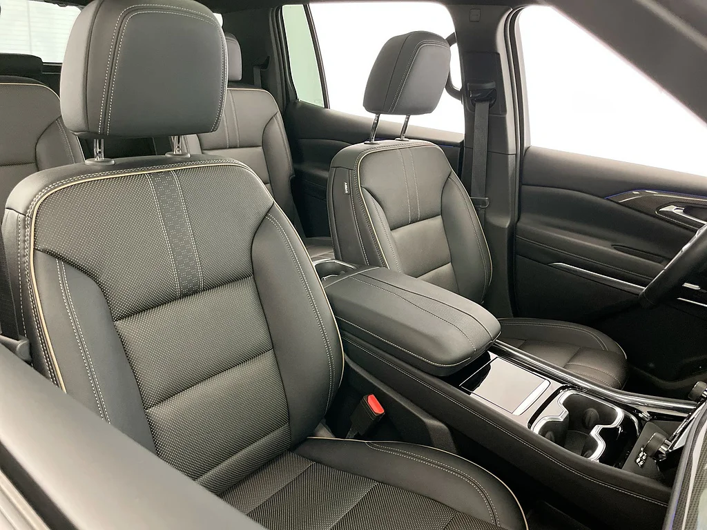 Used 2026 Mosaic Black Metallic Chevrolet High Country image 29