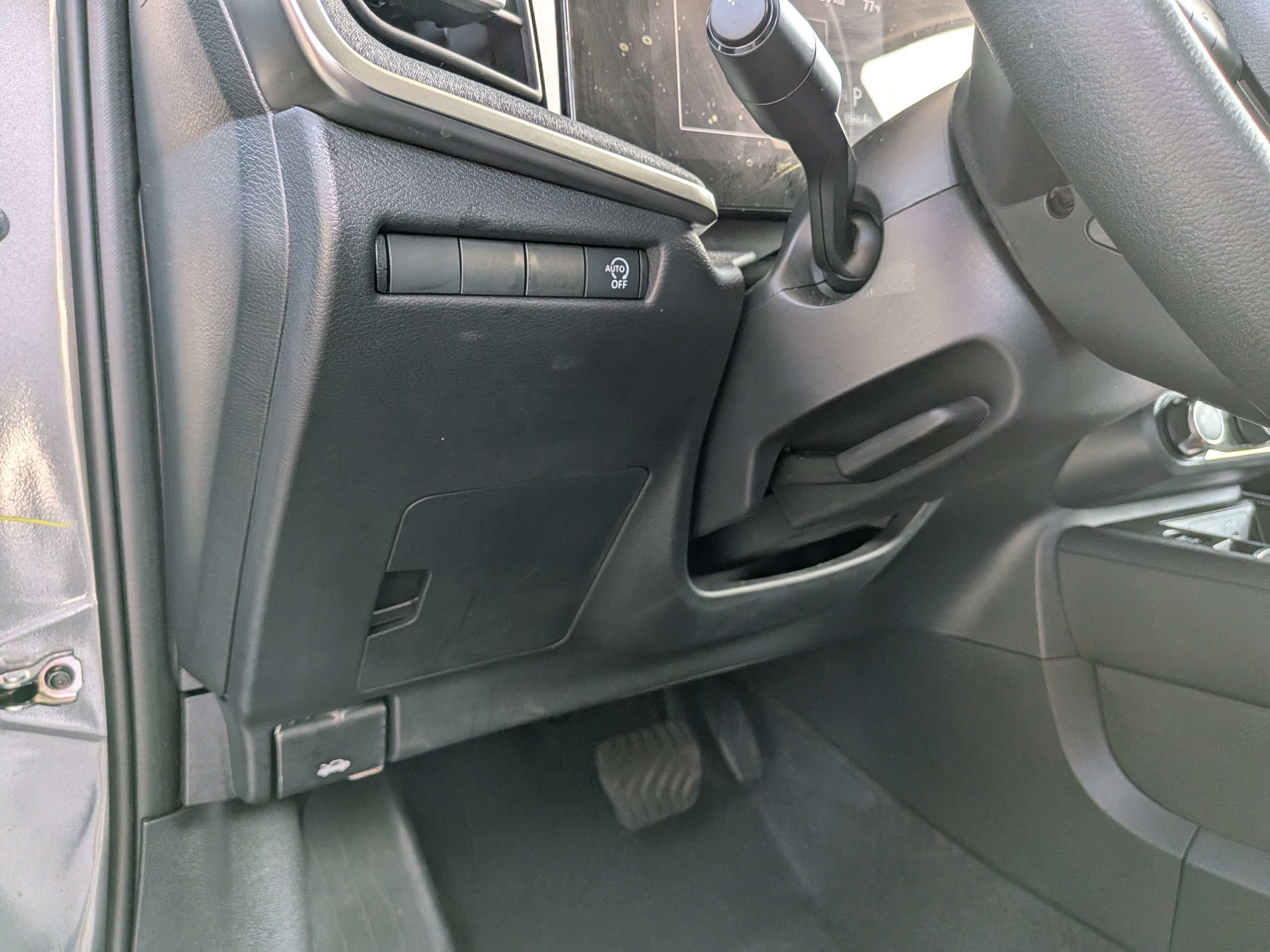 Used 2025 Gray Nissan SV image 15