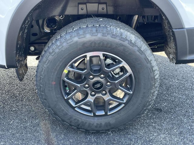 New 2025 Oxford White Ford XLT image 24
