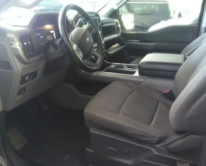 Used 2024 Black Ford XLT image 8