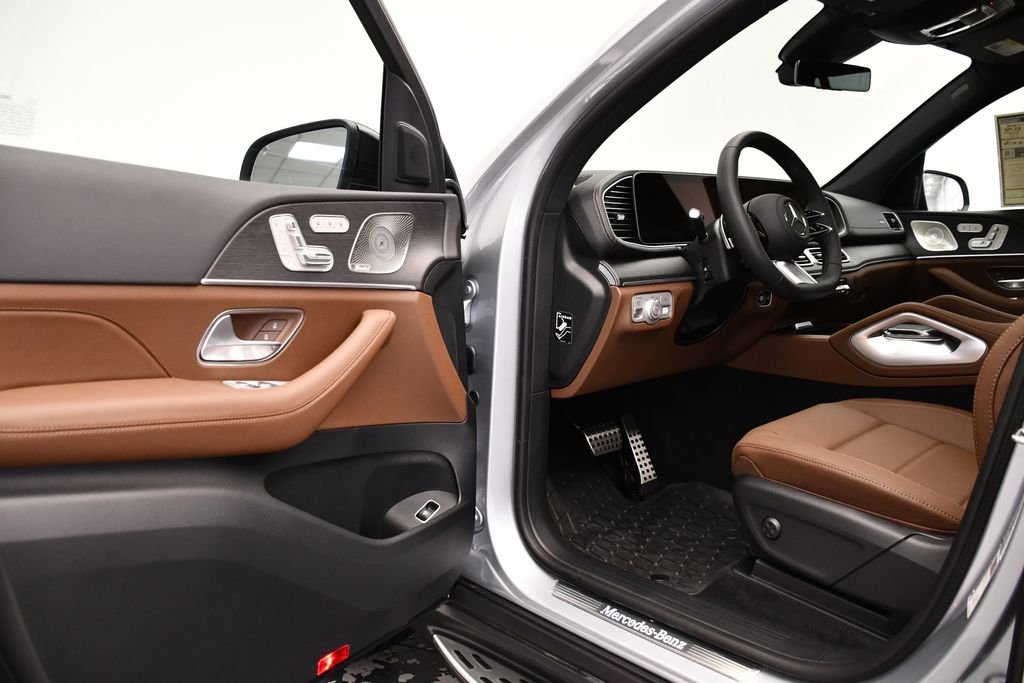 2025 Mercedes-Benz GLS Base - Photo 37