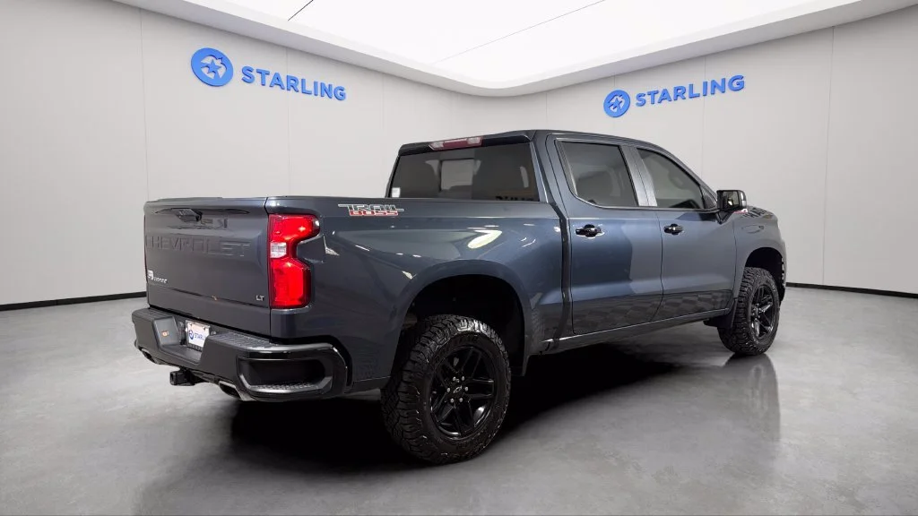 Used 2021 SHADOW GRAY METALLIC Chevrolet LT Trail Boss image 9