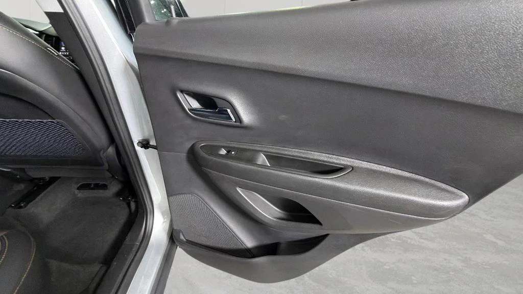 Used 2020 Silver Ice Metallic Chevrolet LT image 32