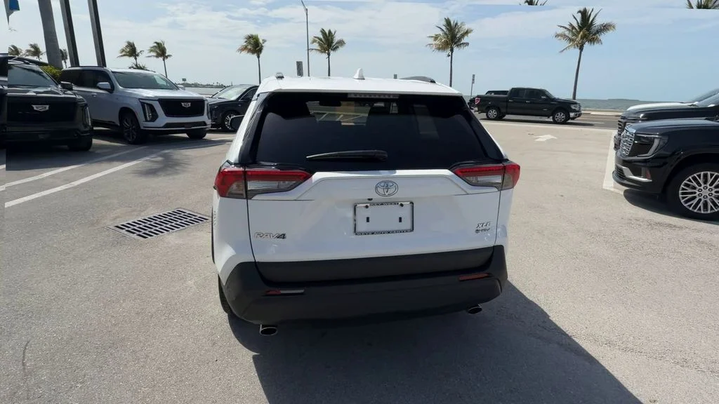 Used 2025 White Toyota XLE image 7