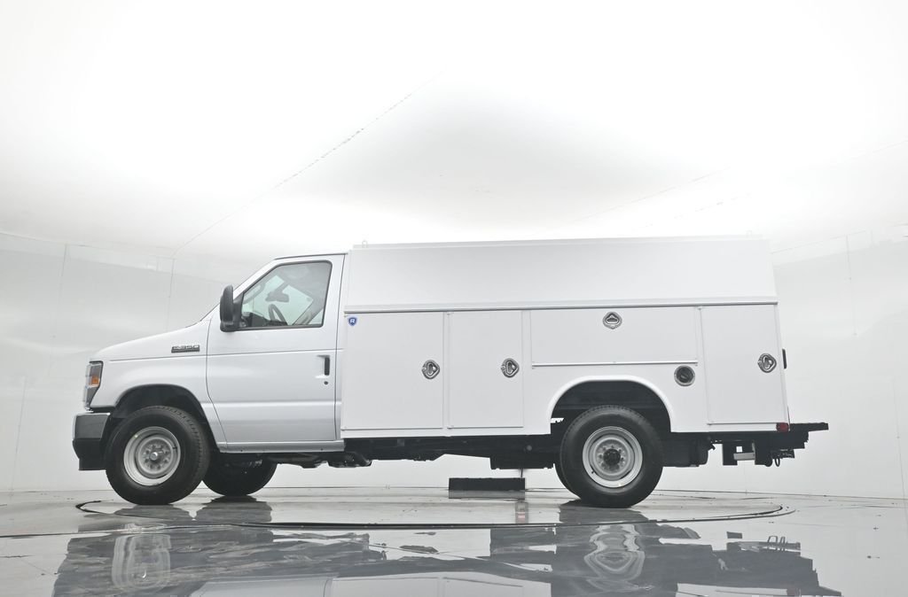 New 2026 Oxford White Ford Base image 86