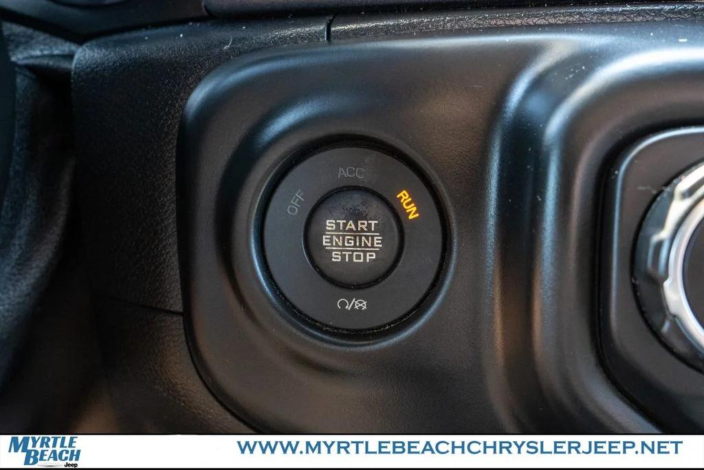 Certified Used 2021 Gray Clearcoat Jeep Mojave image 31