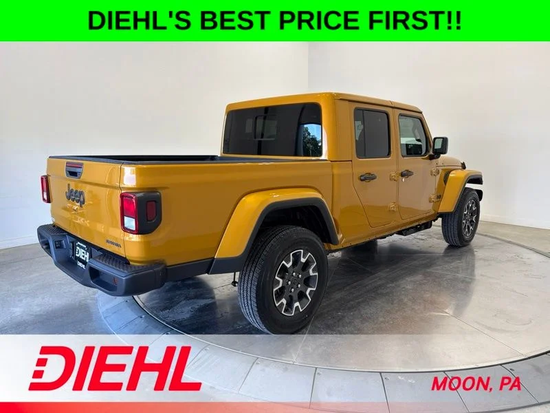 New 2026 Goldilocks Jeep Sahara image 7