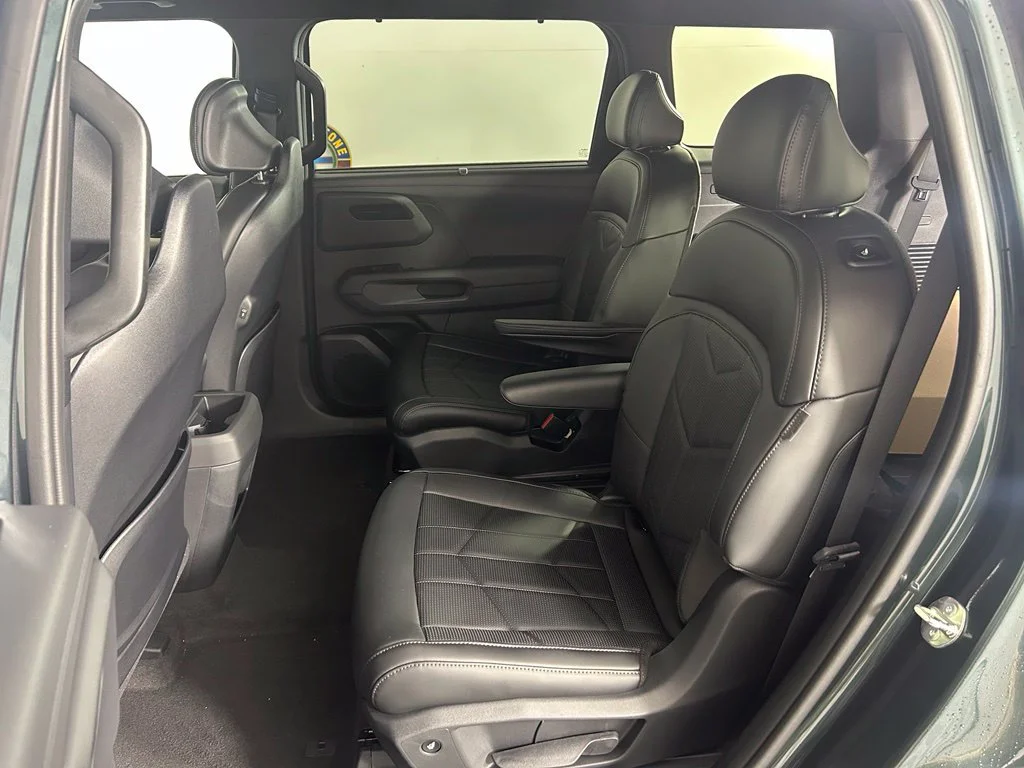 New 2027 Black Jade Green Kia X-Line EX image 16