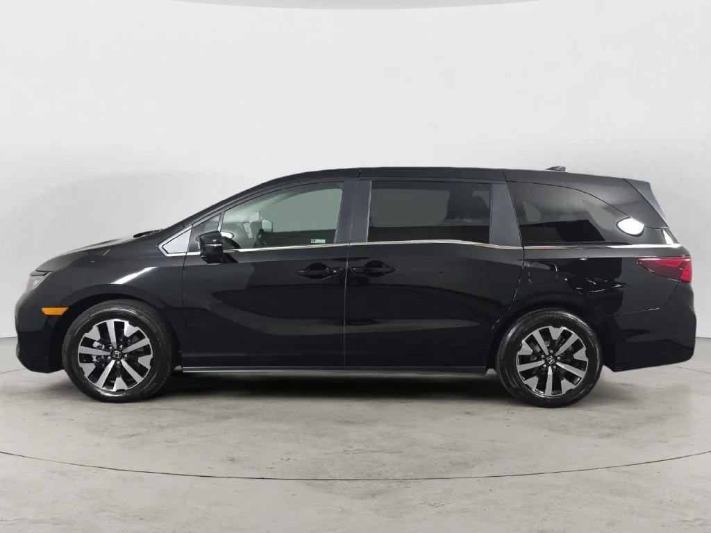 2026 Honda Odyssey EX-L - Photo 8
