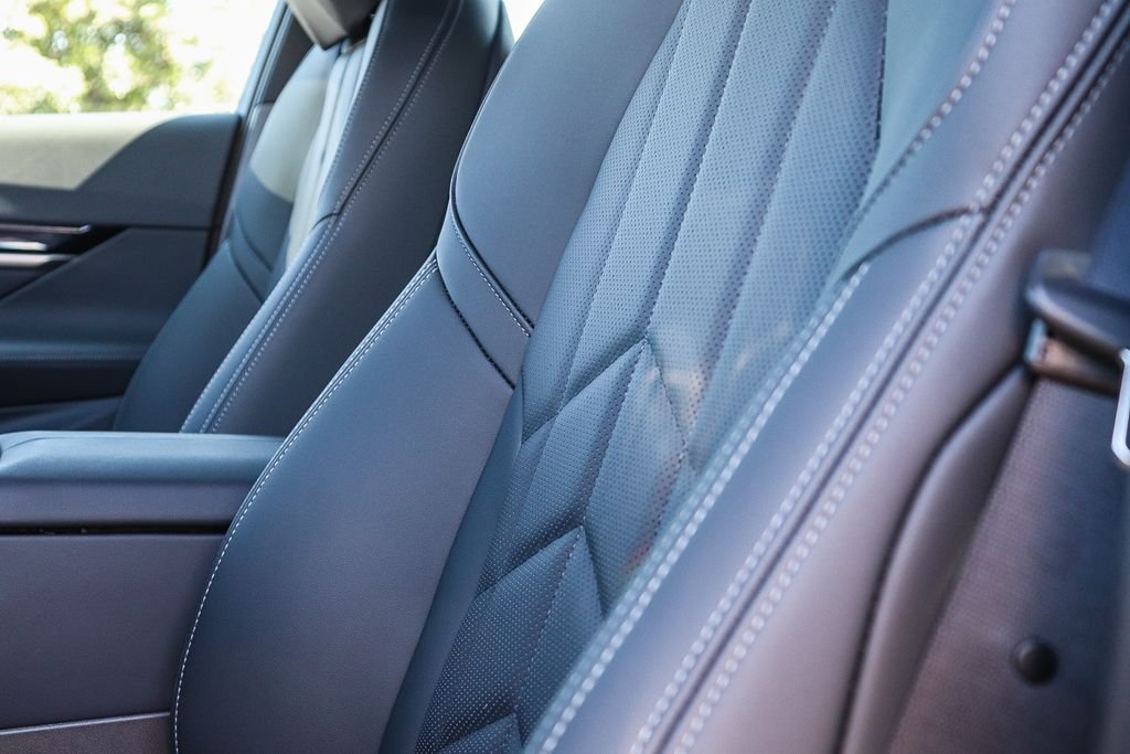 New 2027 Dark Graphite Metallic BMW 530i image 24