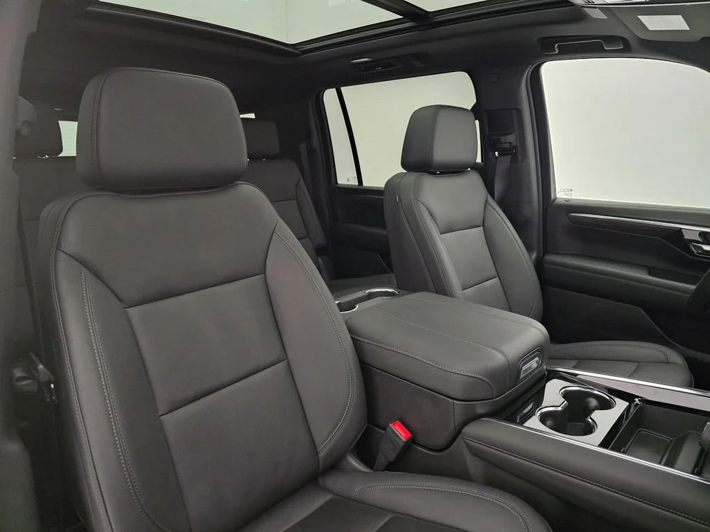 2025 Chevrolet Suburban Z71 - Photo 60