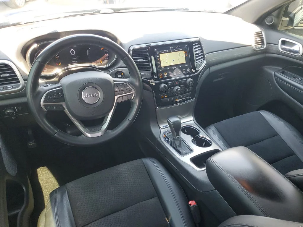Used 2021 Black Jeep Laredo X image 9