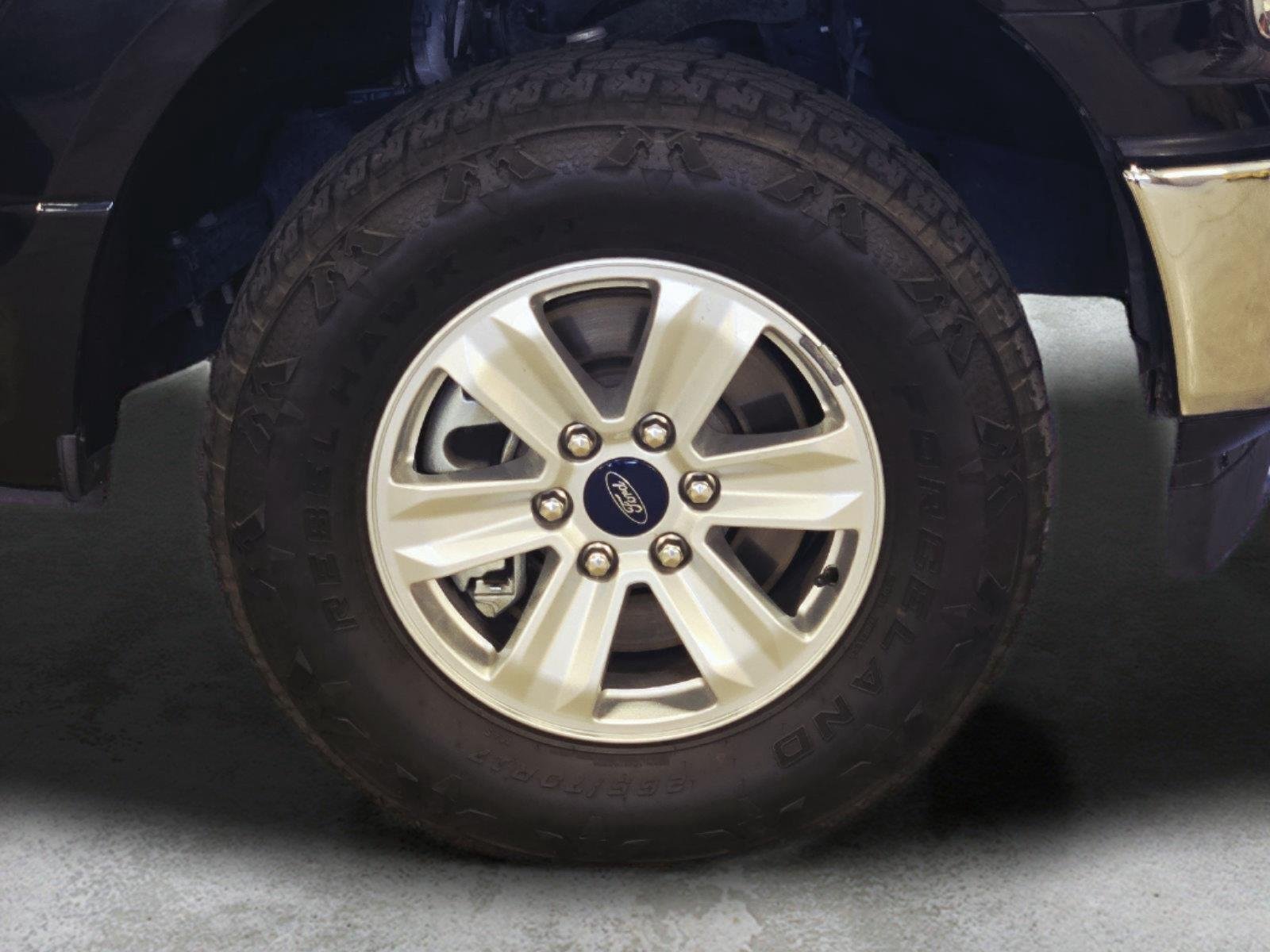 Used 2019 Agate Black Ford XLT image 13