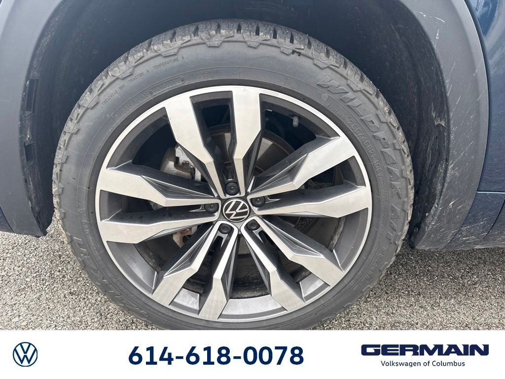 Used 2021 Blue Metallic Volkswagen 3.6L V6 SEL Premium R-Line image 18