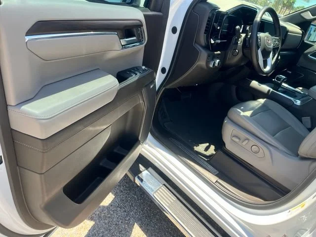 Used 2023 SUMMIT WHITE GMC SLT image 19