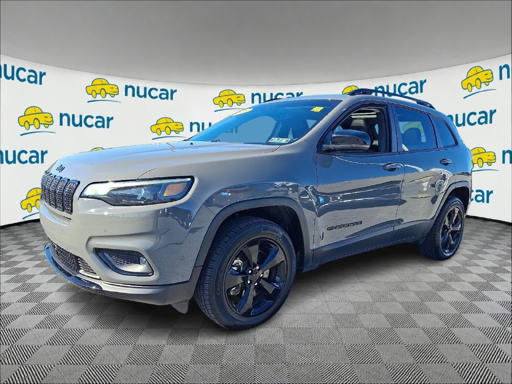 Used 2023 Gray Jeep Altitude image 3