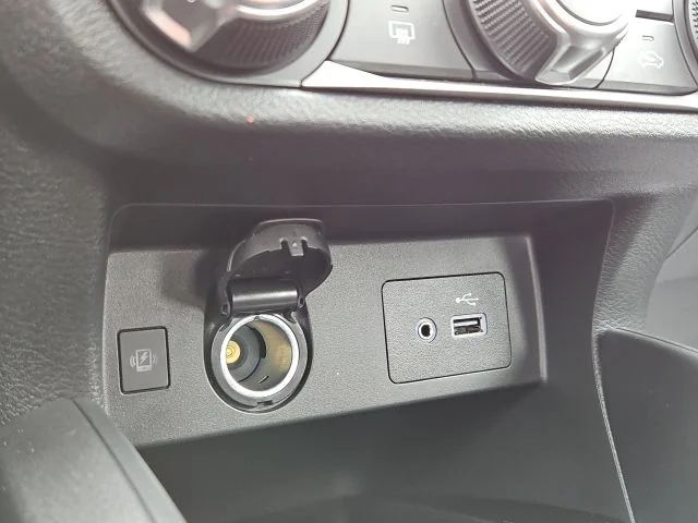 2025 Nissan Versa Sedan SV - Photo 38