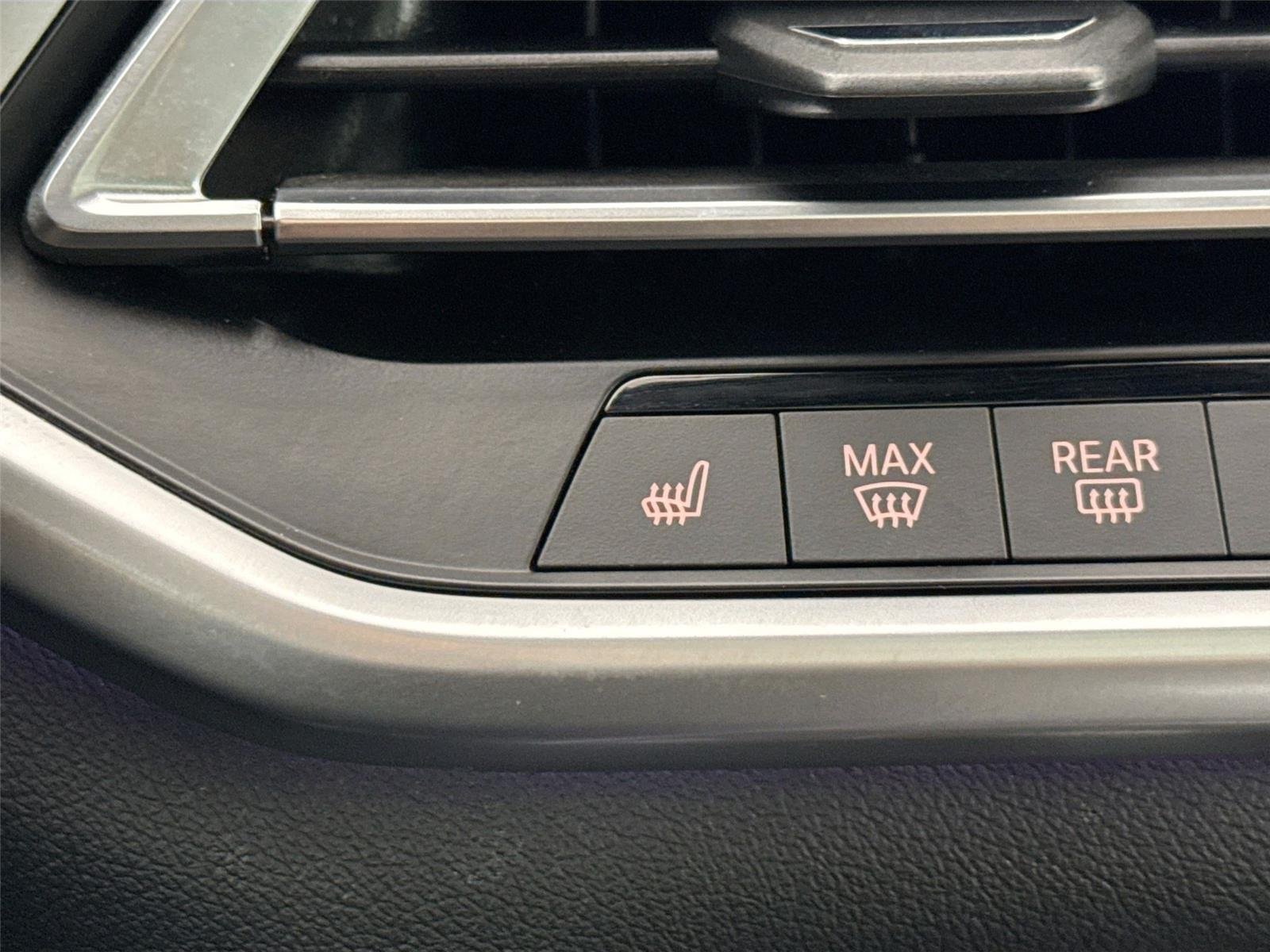 Used 2019 Black Sapphire Metallic BMW xDrive40i image 8