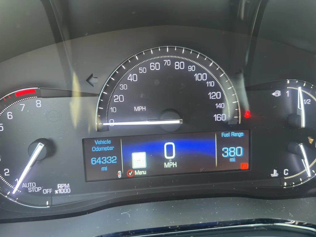 Used 2019 Crystal White Tricoat Cadillac Luxury AWD image 9