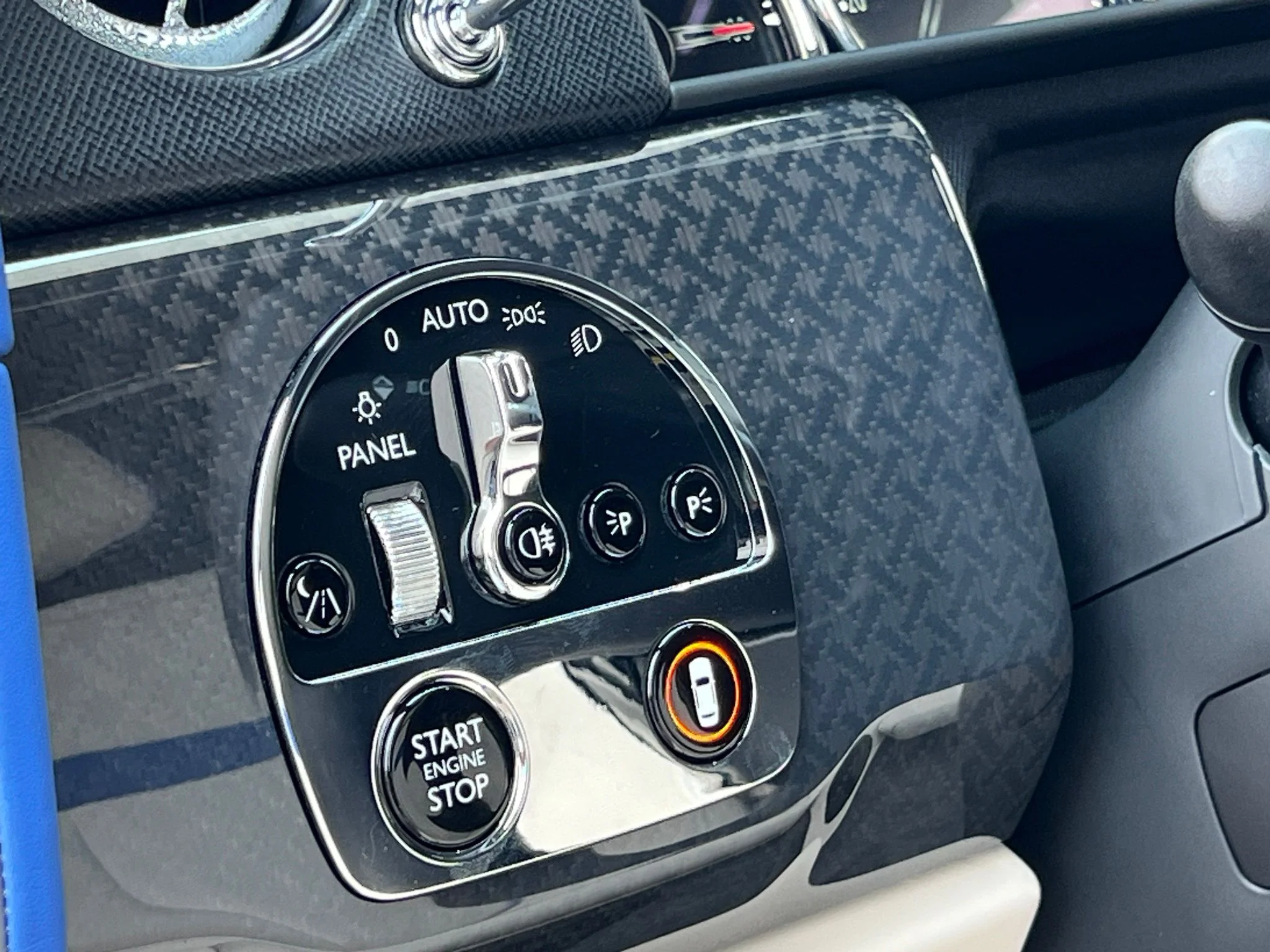 Used 2024 Blue Rolls-Royce Black Badge image 40