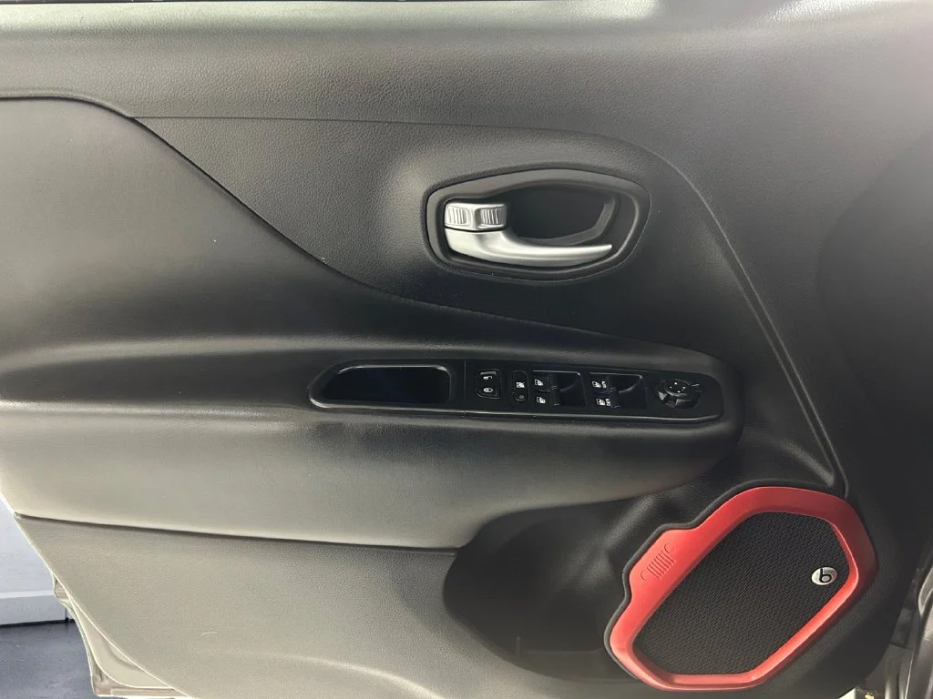 Used 2017 Gray Jeep Trailhawk image 12