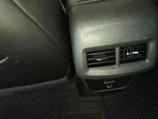 Used 2018 Silver GMC Denali image 25