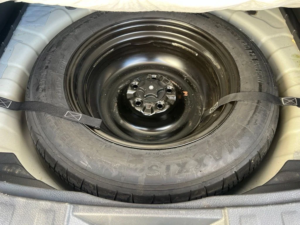 Used 2016 White Nissan SV image 21