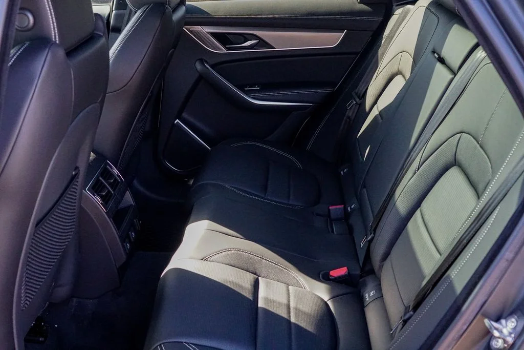 2026 Jaguar F-Pace R-Dynamic S - Photo 27