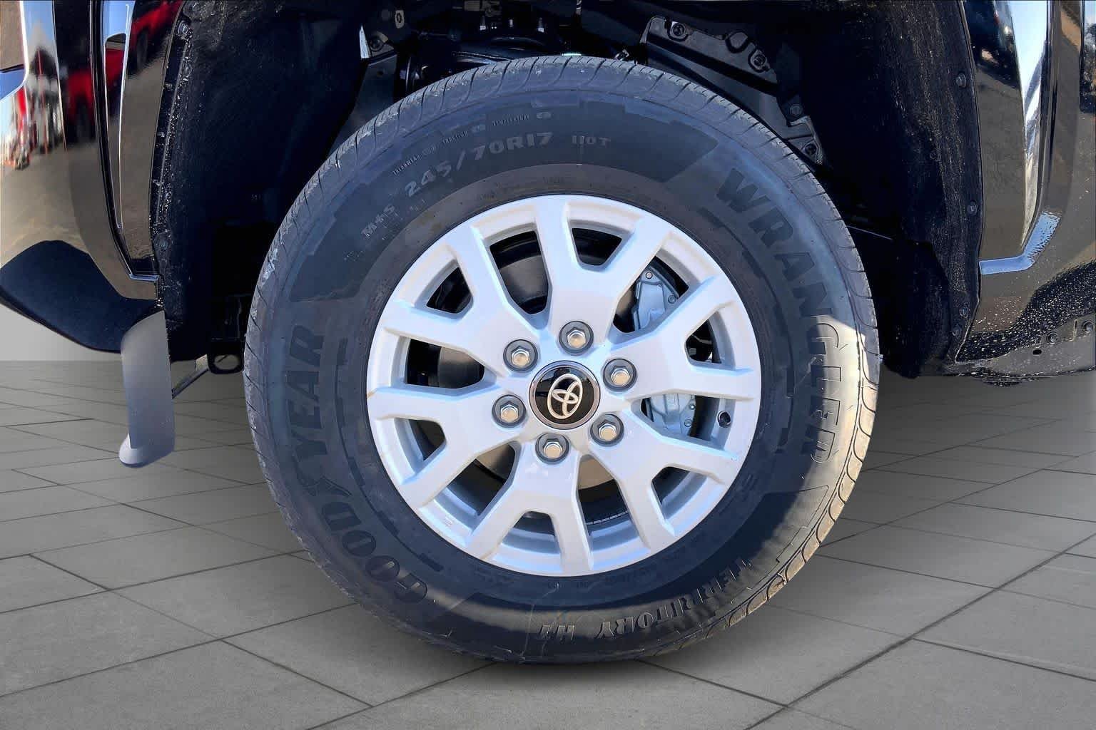 2026 Toyota Tacoma SR5 - Photo 11