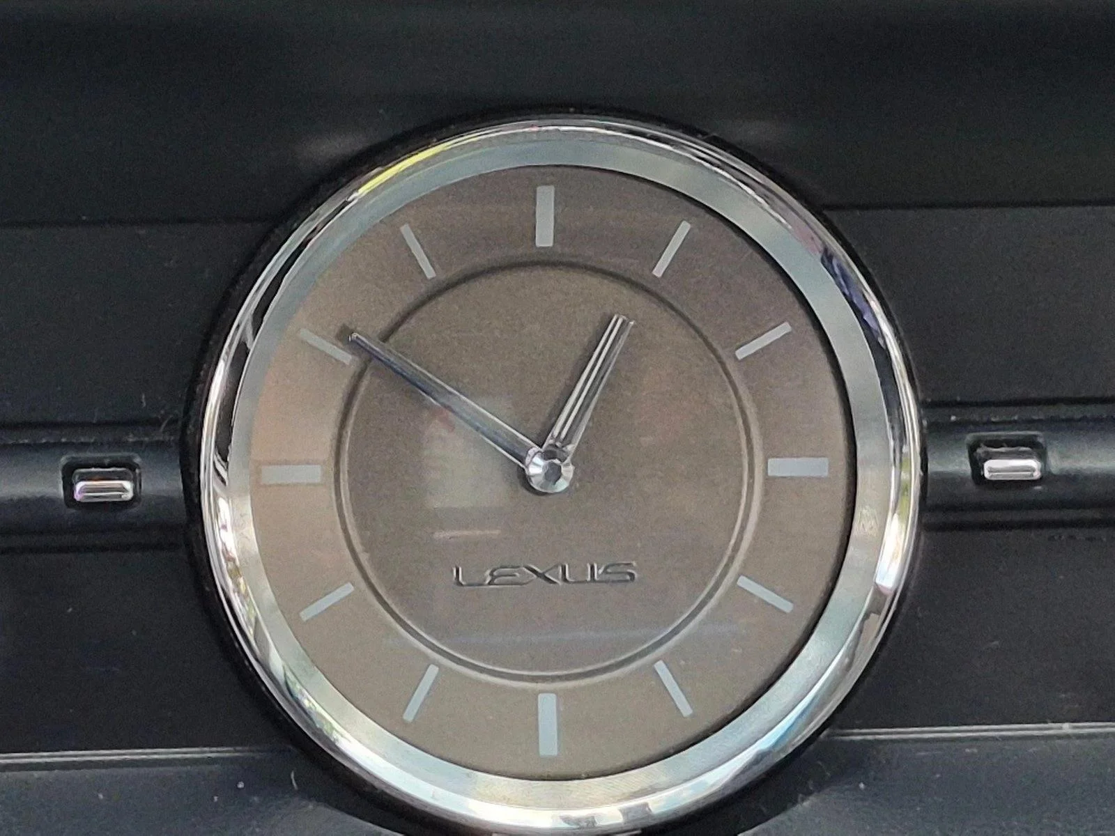 Used 2015 Ultra White Lexus Crafted Line image 9