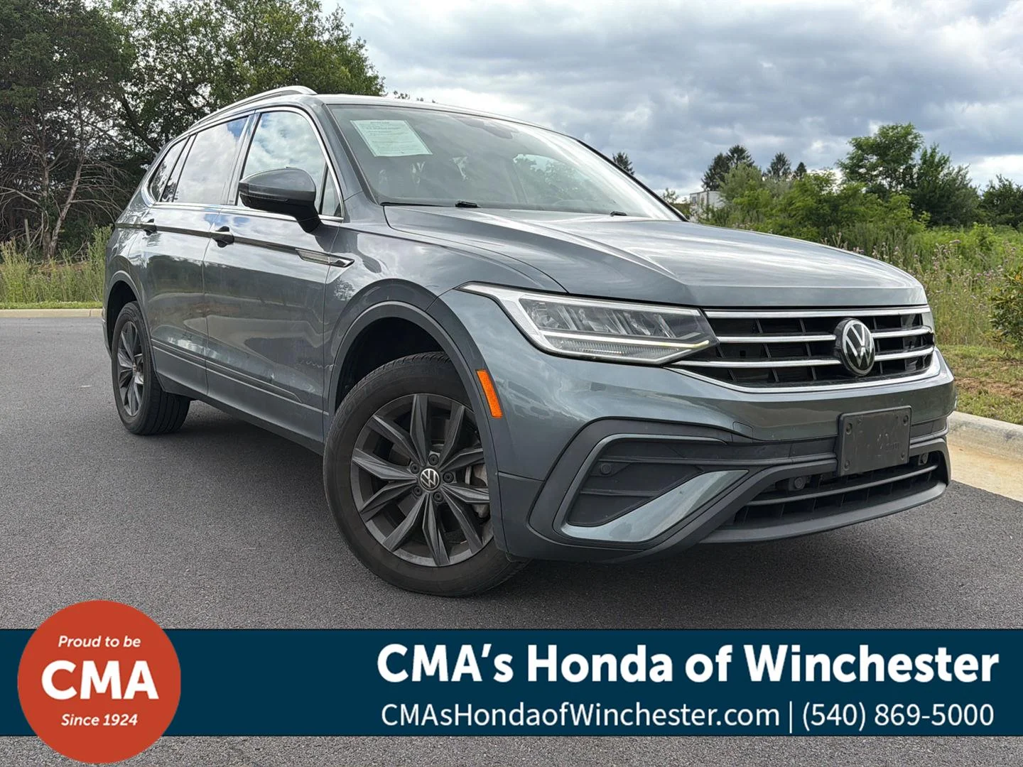 Used 2022 GRAY VOLKSWAGEN SE image 1