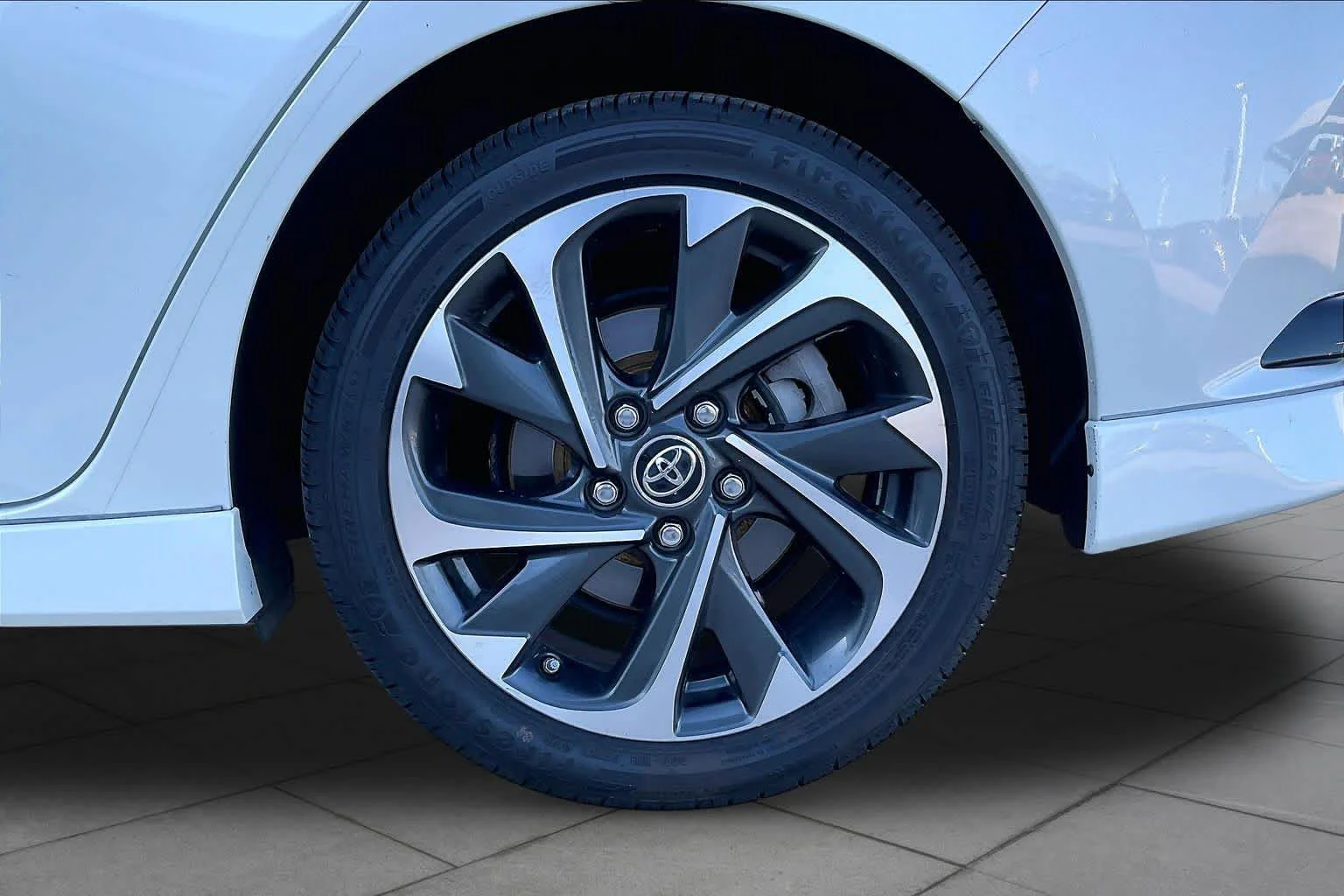 Used 2018 Blizzard Pearl Toyota  image 11