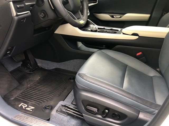 Used 2023 White Lexus 450e Premium image 23