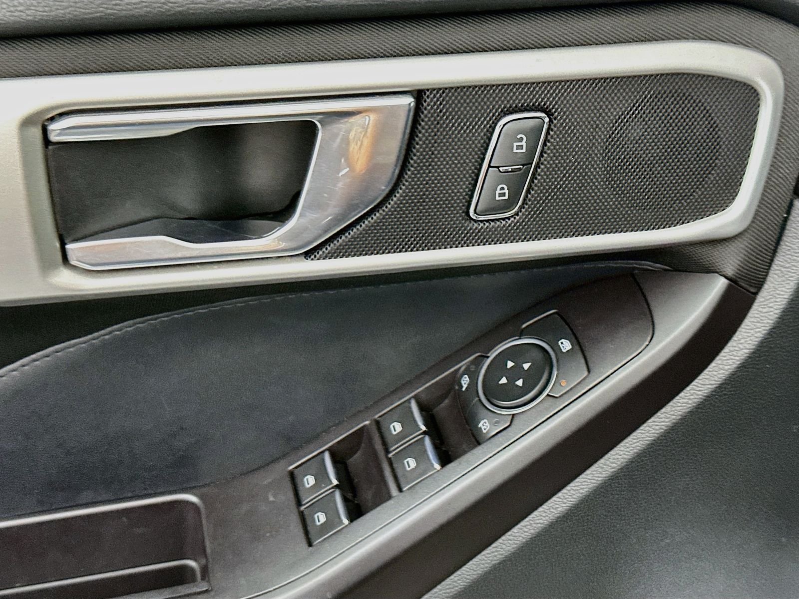 Used 2020 Magnetic Metallic Ford XLT image 17
