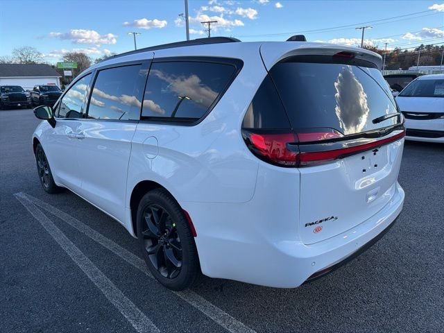 2026 Chrysler Pacifica Select - Photo 5