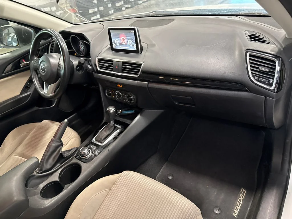 Used 2015 White Mazda i Touring image 15