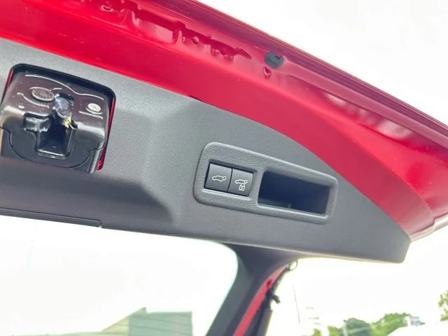 New 2026 Supersonic Red with Midnight Black Metallic roof <sup>1</sup> Toyota  Limited image 12