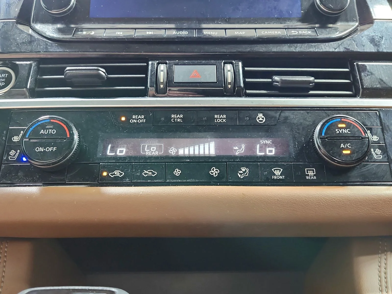 Used 2023  Nissan Platinum image 32