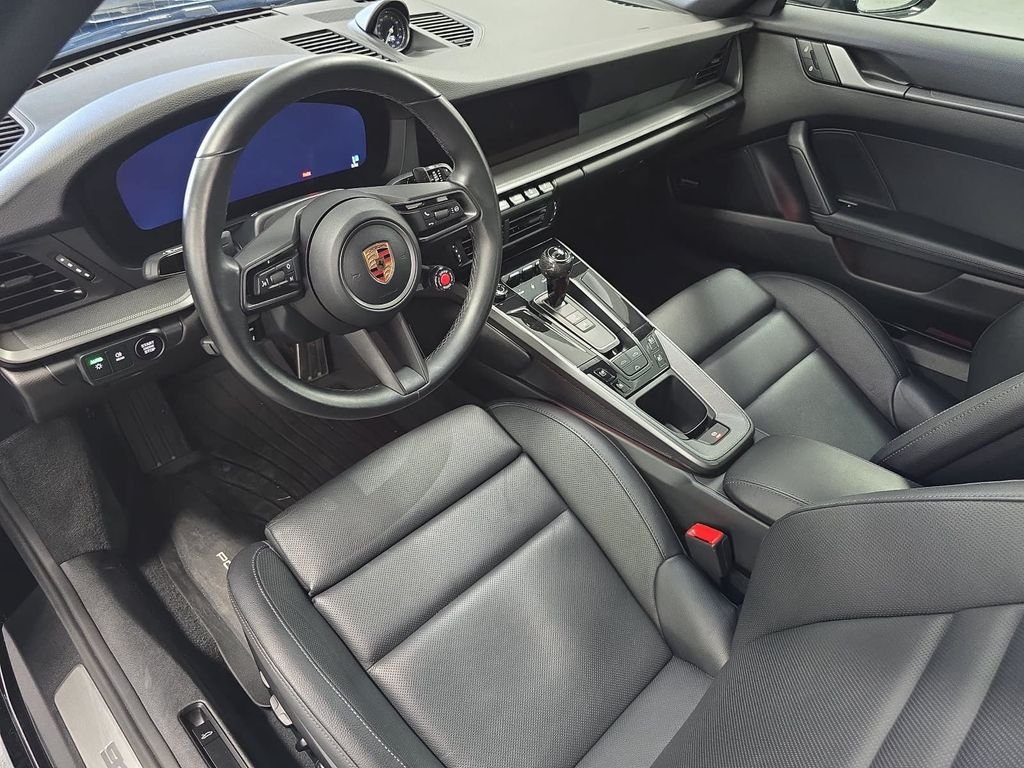 Used 2025  Porsche Carrera image 4