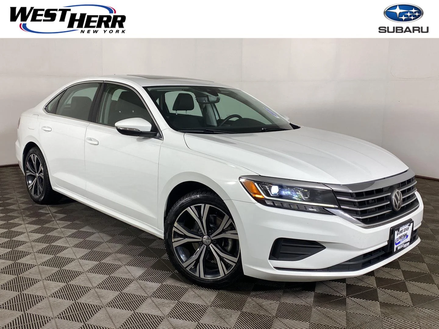 Used 2022 Pure White Volkswagen 2.0T SE image 1