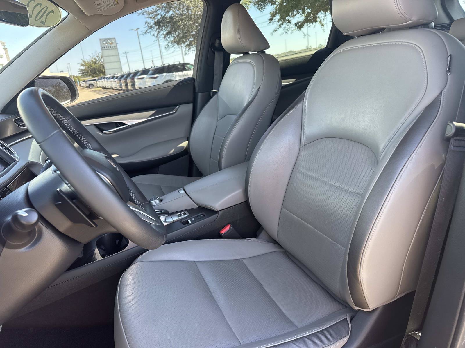 Used 2023 Gray INFINITI LUXE image 17