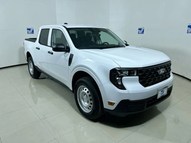 New 2026 OXFORD WHITE Ford XL 2.0L Super Crew Cab image 2