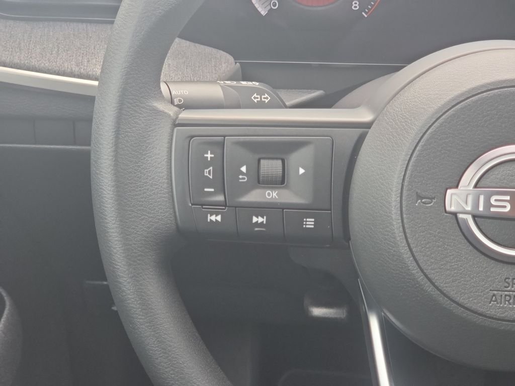 New 2026 Aspen White TriCoat / Super Black Two-tone Nissan SV image 22