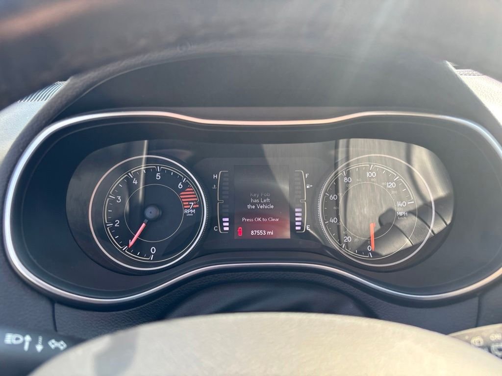 Used 2019 Silver Jeep Latitude Plus image 16