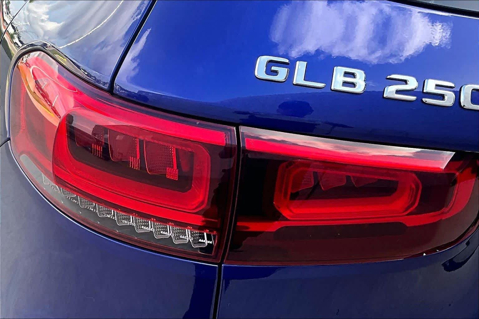 Used 2021 Galaxy Blue Metallic Mercedes-Benz GLB 250 image 25