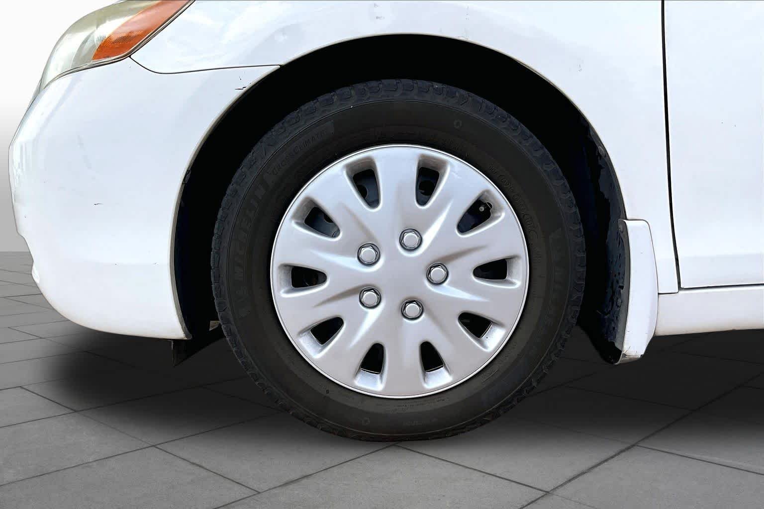 Used 2009 Super White Toyota  image 9